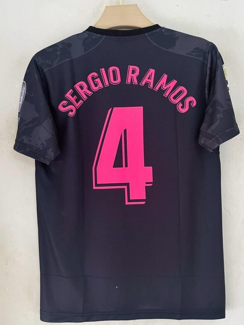 REAL MADRID VINTAGE JERSEY - Image 2